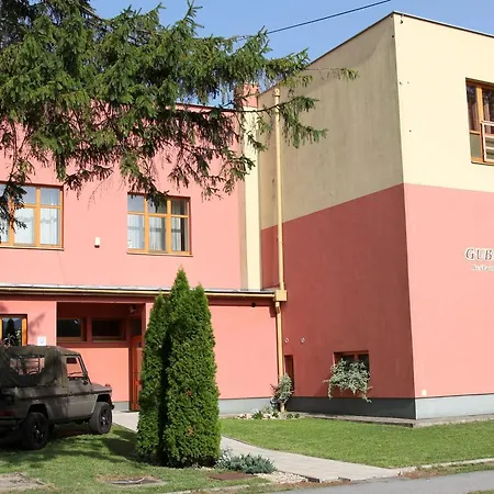 Gubernátor Penzion 2*